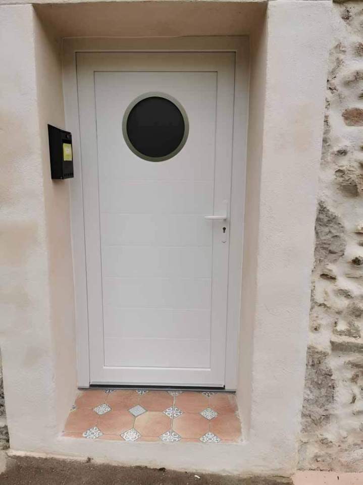 installation porte entrée Bédarieux